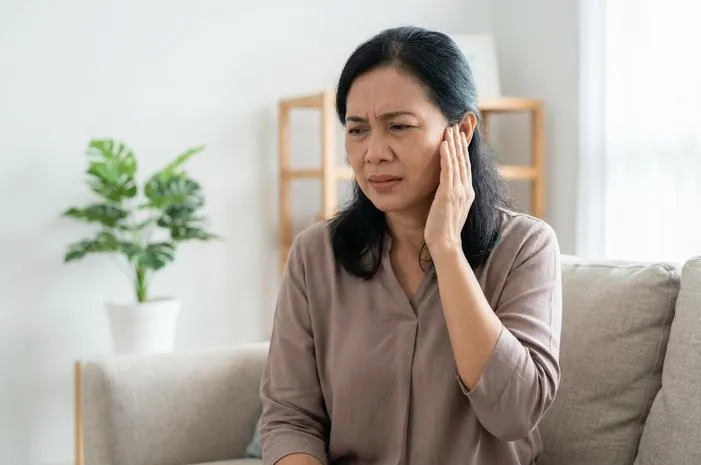 Sakit Kuping Sebelah Kiri: Kenali Penyebab dan Redakan Nyerinya