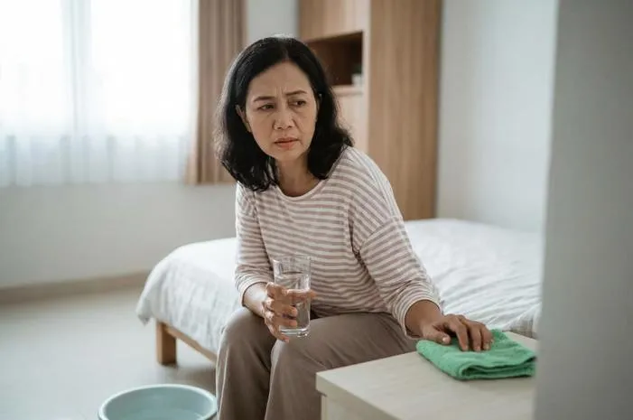 Muntah Hijau? Kenali Penyebab dan Kapan Perlu ke Dokter