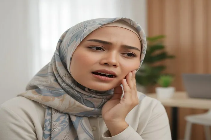 Gusi Tumbuh di Gigi Berlubang? Kenali dan Atasi!