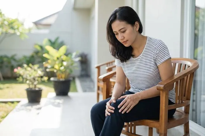 Kenapa Lutut Berbunyi? Ini Penyebab Serta Cara Mengatasinya