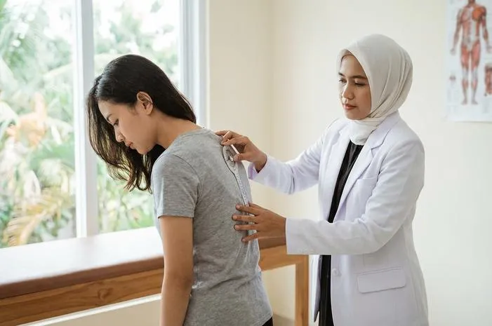 Yuk, Pahami Tulang Bengkok: Gejala, Penyebab, Solusinya