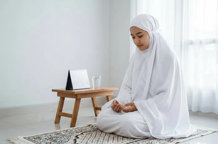 Kecoklatan Sebelum Haid: Shalat Dulu Atau Tunda?