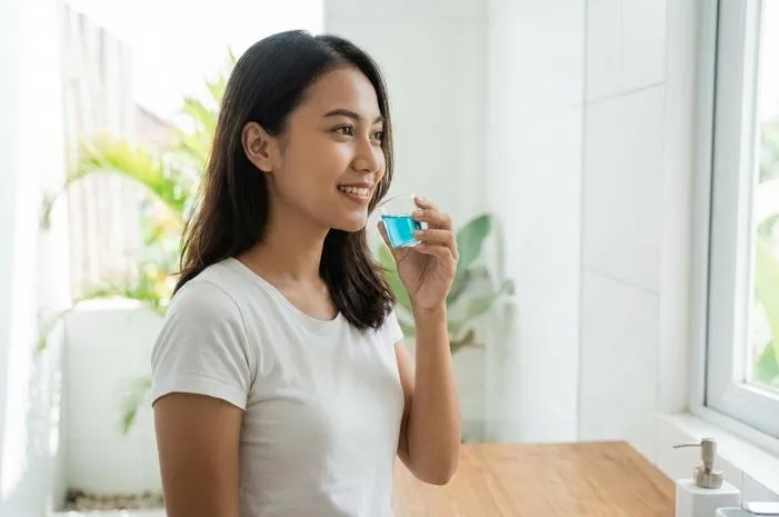 Mouth Wash: Senyum Percaya Diri, Napas Segar Sepanjang Hari.