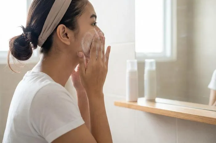 Rekomendasi Facial Cleanser Lembut untuk Skin Barrier Sehat
