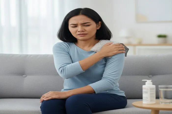 Kenapa Bahu Sebelah Kanan Sakit? Ini Solusi dan Kapan Dokter