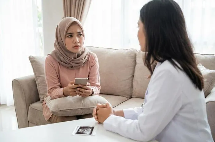 Waspada Hamil 2 Bulan Keluar Darah Mirip Haid, Cek Yuk!