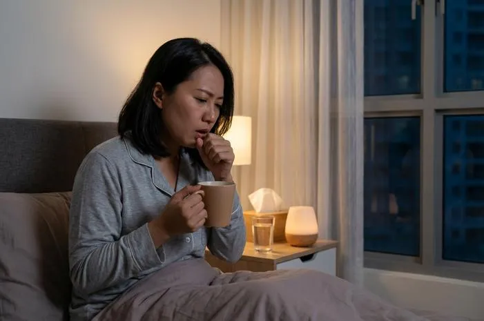 Sering Batuk Saat Tidur? Ini Penyebab Batuk di Malam Hari