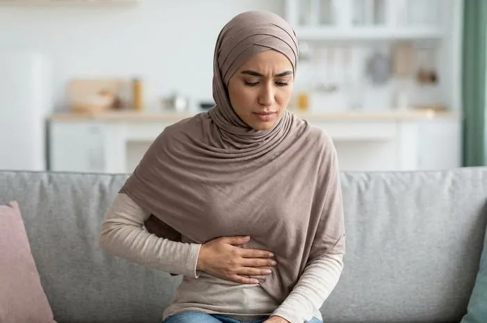 Penyebab Sakit Perut Bagian Atas Kanan dan Cara Mengatasinya