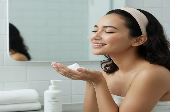 Sabun Muka Glowing Ampuh: Wajah Cerah Berseri! Coba Ini