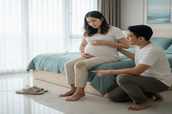 Fakta Penyebab Air Ketuban Merembes, Bumil Cek Yuk!