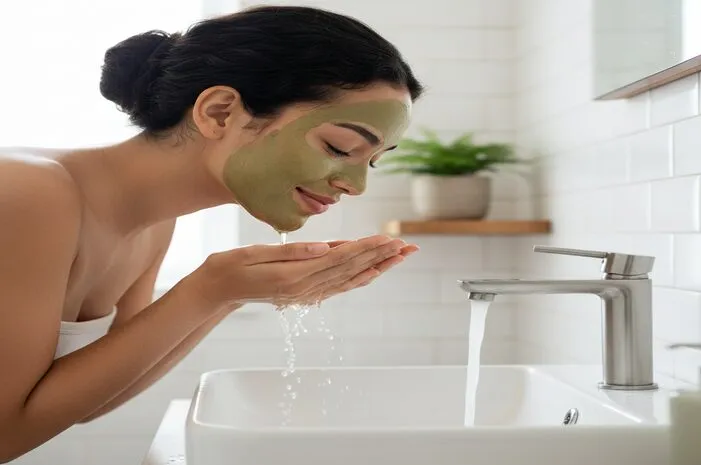 Bilas Masker Organik: Air Hangat atau Air Mineral?