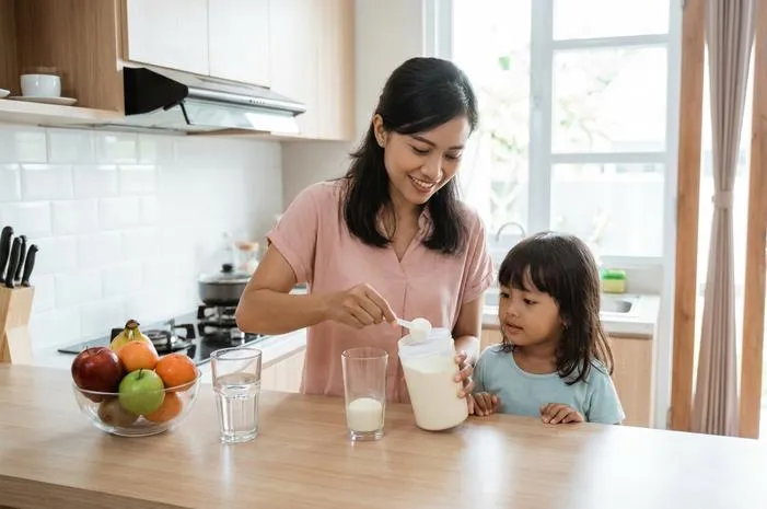 Susu Bubuk Sehat? Ini Fakta dan Cara Konsumsi yang Benar