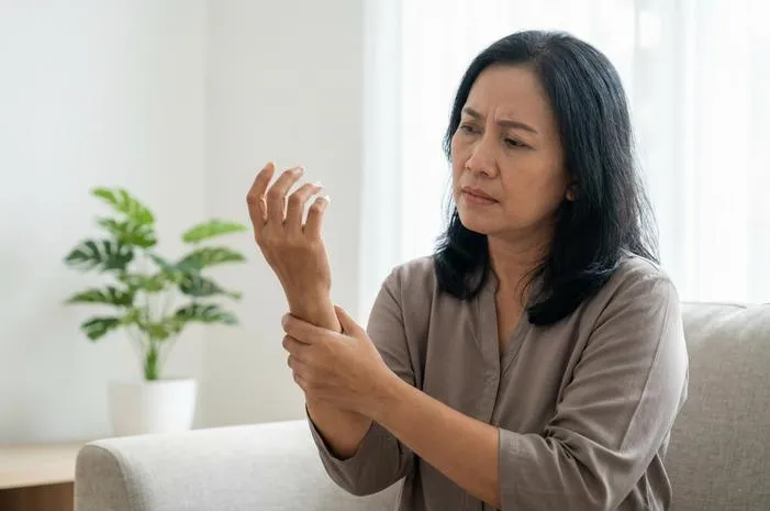 Jangan Abaikan Nyeri Lengan Kiri Sampai Jari, Cek Penyebabnya