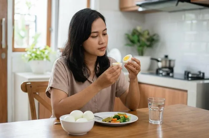 Kuning Telur Rebus Diet: Makan Saja Atau Dibuang?