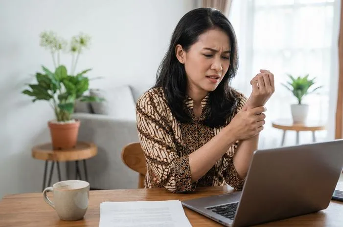 Tangan Pegal Sebelah Kanan? Ini Tips Ampuh Atasinya!