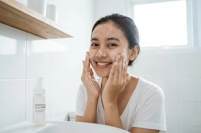 Rekomendasi Sabun Muka Mencerahkan Wajah Auto Glow