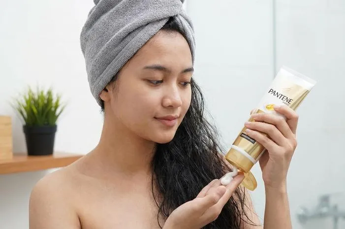 Pilih Conditioner Pantene untuk Rambut Kering dan Mengembang