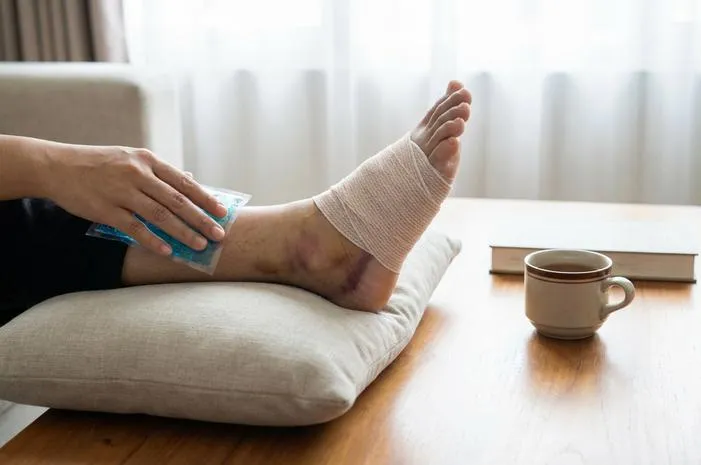 Kaki Keseleo Memar Jangan Dipijat Ini Cara Mengobatinya