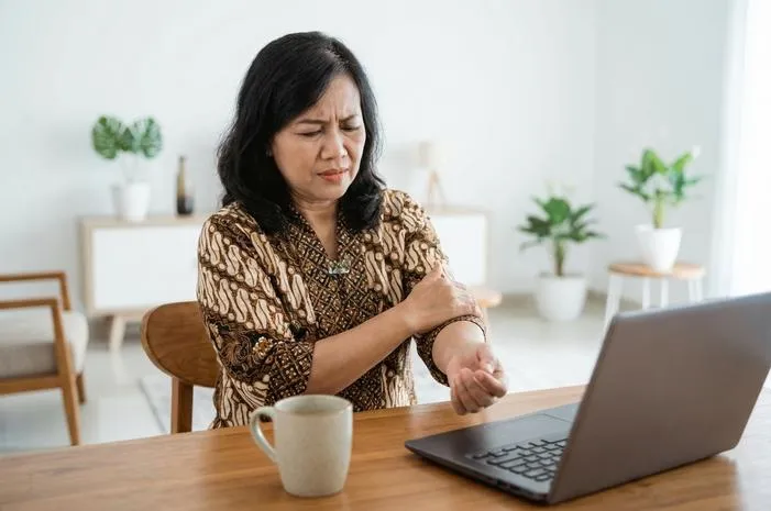 Penyebab Otot Tangan Sakit dan Cara Mudah Mengatasinya
