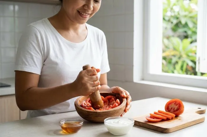 Cara Membuat Masker Tomat untuk Wajah Cerah Tanpa Jerawat