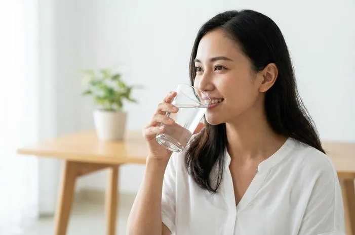 Manfaat Minum Air Putih Banyak: Sehat Luar Dalam