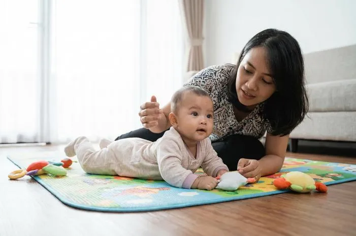 Tummy Time: Kenali Pengertian, Manfaat dan Cara Latih