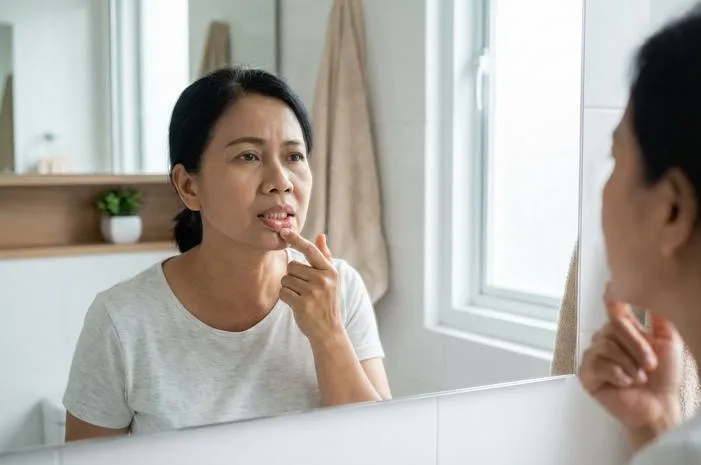 Benjolan Gusi Bawah Tak Sakit? Kapan Perlu ke Dokter?