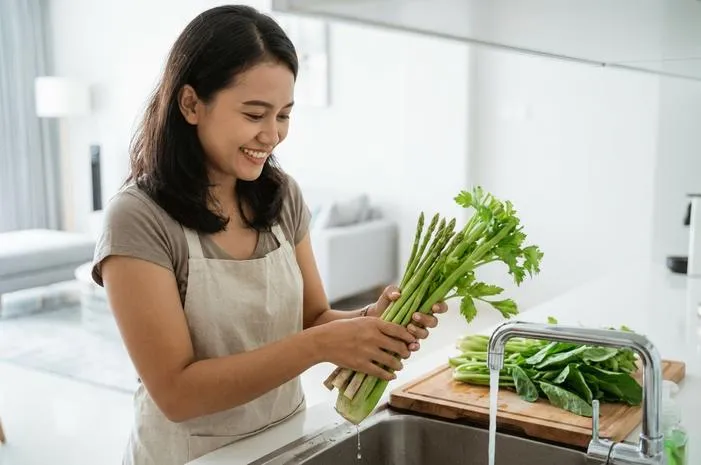 Sayuran Batang: Kenali Si Renyah Kaya Serat Ini!