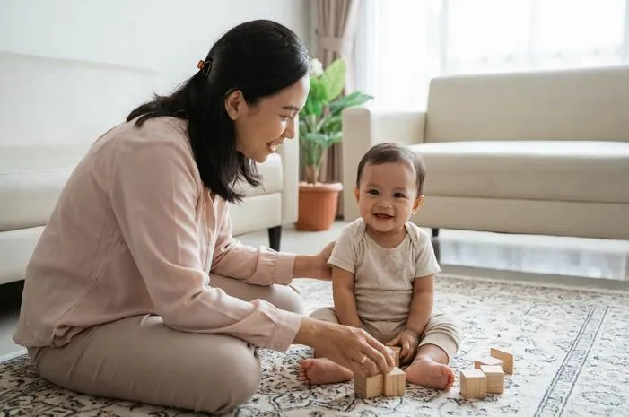 Perkembangan Bayi 8 Bulan: Si Kecil Mulai Jelajah Dunia