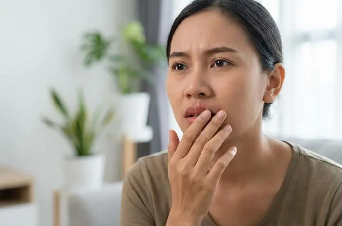 Bibir Kanan Atas Kedutan: Penyebab Medis hingga Primbon