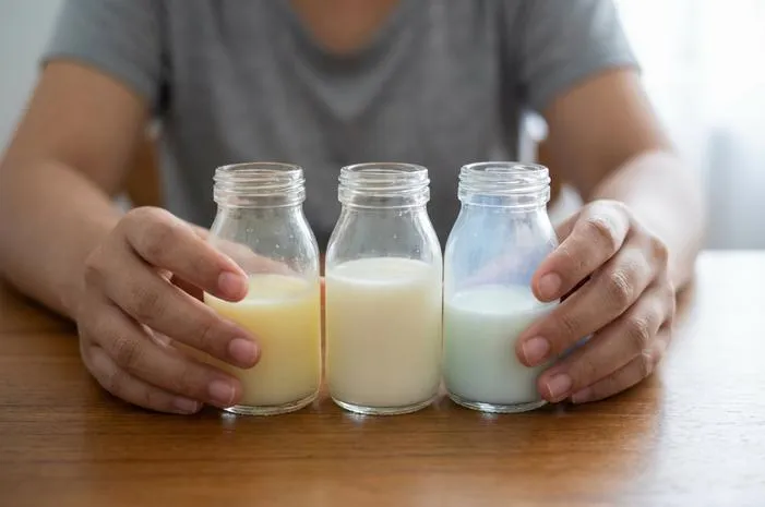 Arti Warna ASI Ibu: Kenali Tiap Perbedaannya!