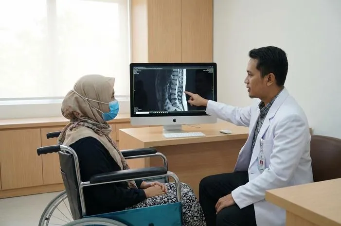 Kenali Gejala dan Penyebab Penyakit Sumsum Tulang Belakang