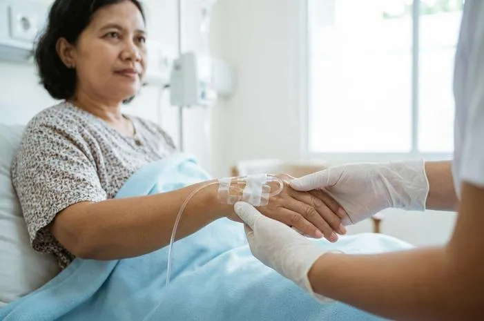 Infus di Tangan Kanan atau Kiri Mana yang Paling Nyaman