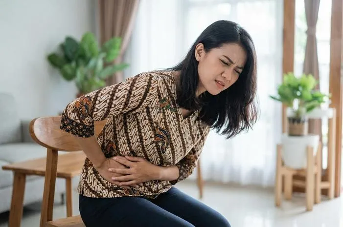 Perut Kiri Bawah Sakit Seperti Ditusuk? Kenali Sebabnya!