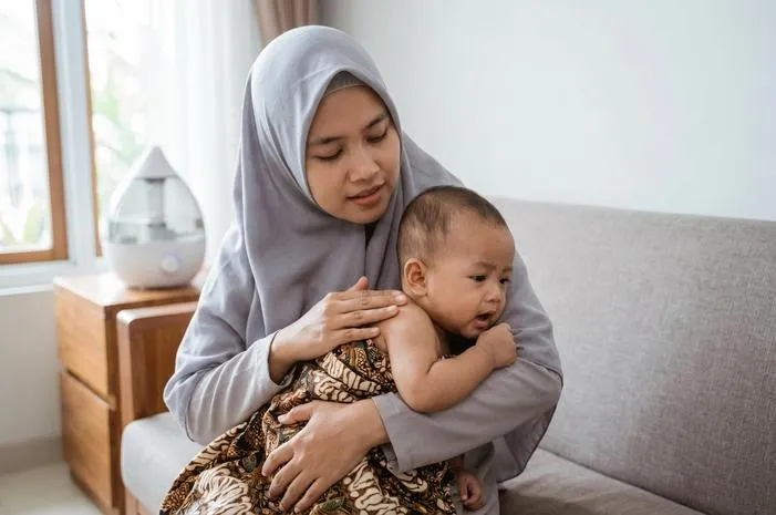 Bayi 4 Bulan Batuk Pilek? Jangan Panik, Lakukan Ini!