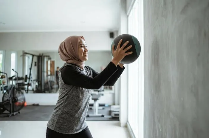 Teknik Latihan Wall Ball yang Benar Agar Hasil Maksimal