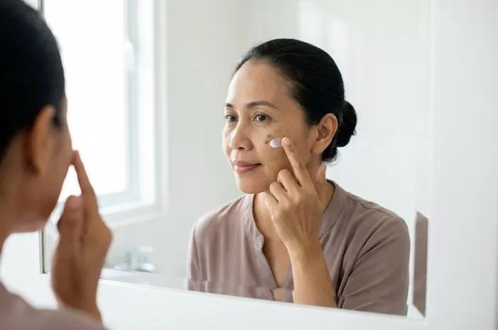 Cara Hilangkan Flek Hitam di Muka: Dari Skincare sampai Klinik