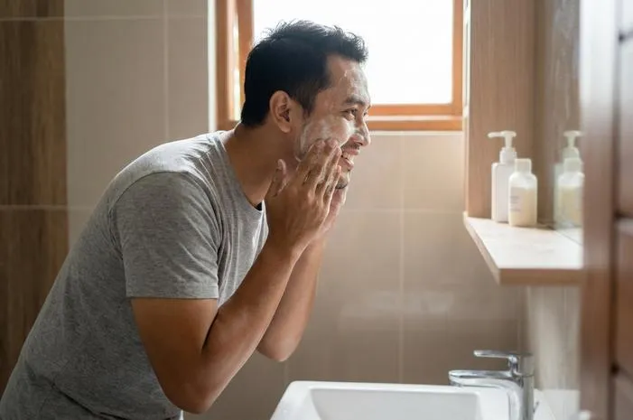 Pembersih Wajah Pria Terbaik 2024: Wajah Cerah Segar!