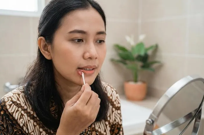 Cara Cepat Sembuhkan Sariawan di Pinggir Bibir