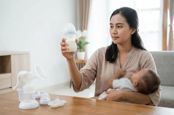 Warna ASI Bening? Jangan Panik, Ini Normal!