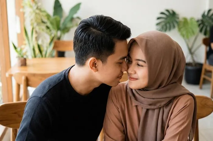Kenapa Cowok Suka French Kiss: Gairah Mendalam!
