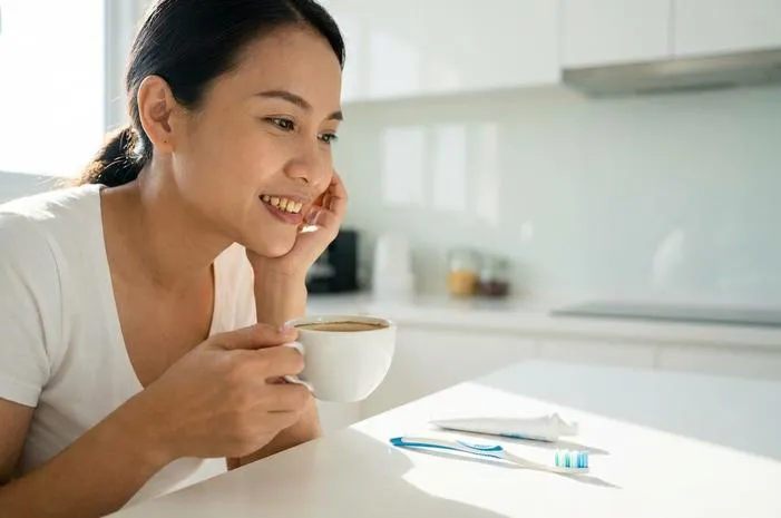 Gigi Kuning Meski Rajin Sikat? Ini Penyebabnya!