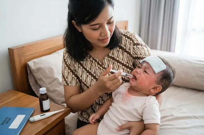 Pilihan Obat Demam Bayi Setelah Imunisasi Paling Ampuh