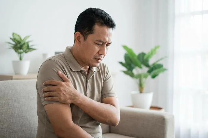 Lengan Kanan Sakit: Kenali Penyebab dan Solusinya.