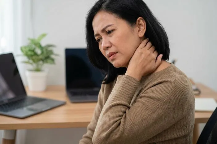 Tengkuk Leher Belakang Sakit? Redakan Mudah Nyerinya!