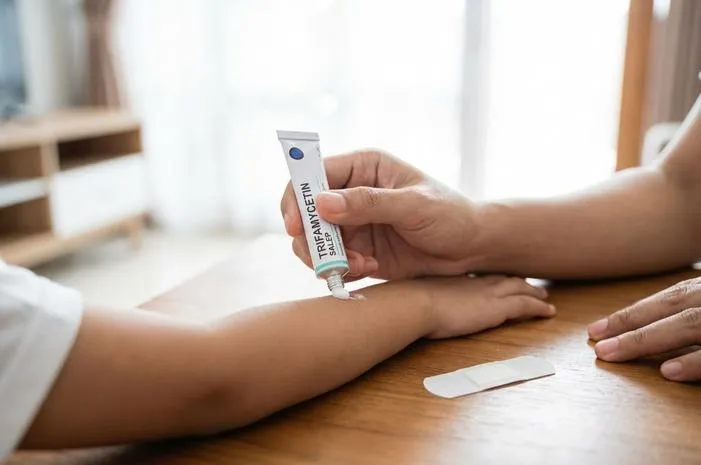 Trifamycetin Salep: Basmi Bakteri, Kulit Sehat Kembali