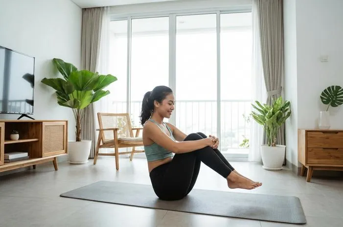 Anti Buncit! Gerakan Melatih Otot Perut di Rumah Aja