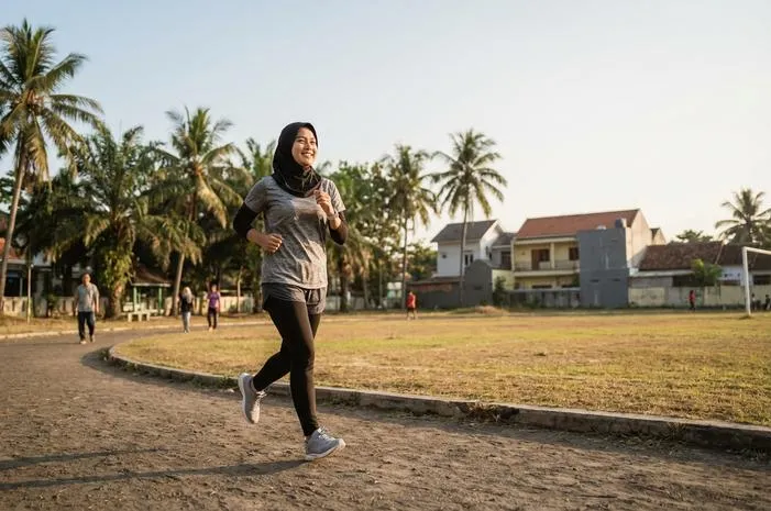 Lari Mengelilingi Lapangan Melatih Daya Tahan dengan Mudah