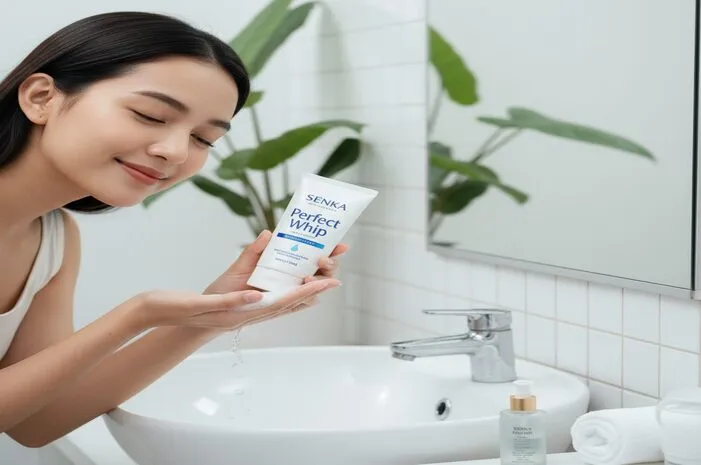 Sabun Muka Senka: Busa Tebal, Wajah Bersih Cerah!