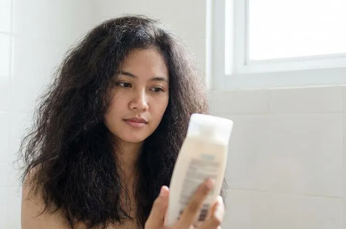 Shampo untuk Rambut Mengembang? Bikin Halus Anti Frizz!